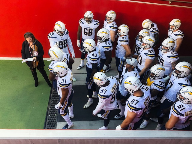 英格兰队＆曼城祝斯特林31岁生日快乐 切尔西无表示 周薪超30万镑